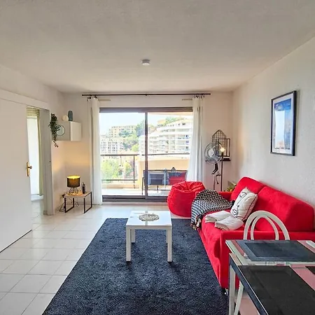 Vue & Tour Odeon - Piscine - Parking - Av Apartment *