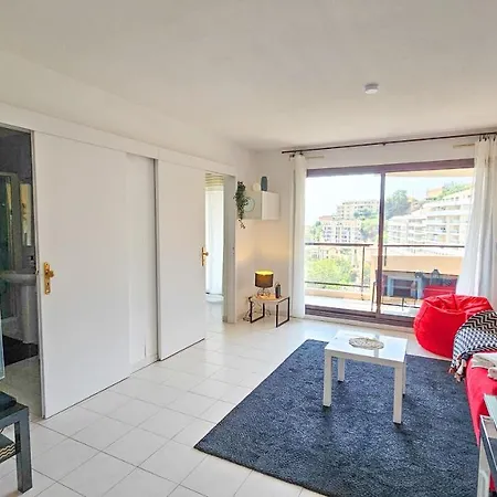 Vue & Tour Odeon - Piscine - Parking - Av Apartment