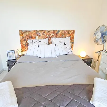 Vue & Tour Odeon - Piscine - Parking - Av Apartamento *